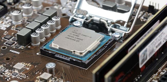 Intel představil novou řadu čipů pro notebooky. Mají být výkonnější a hlavně energeticky úspornější