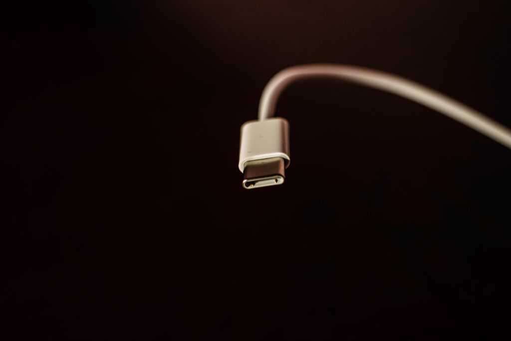 jednotný napájecí kabel USB-C se snaží prosadit také senátoři v USA
