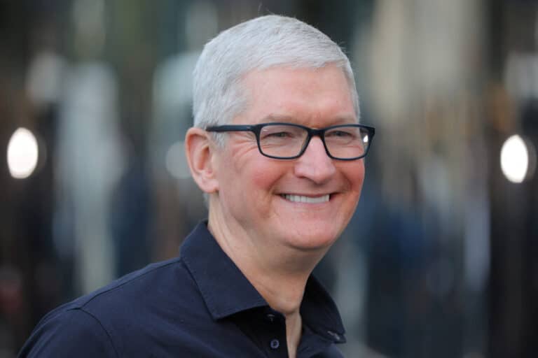 Tim Cook navštívil Evropu. Zamířil do Británie a Německa