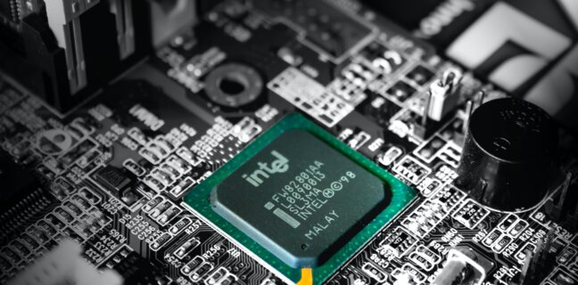 Intel odhalil, že minimálně jeden z procesorů nadcházející 13. generace bude mít frekvenci 6 GHz
